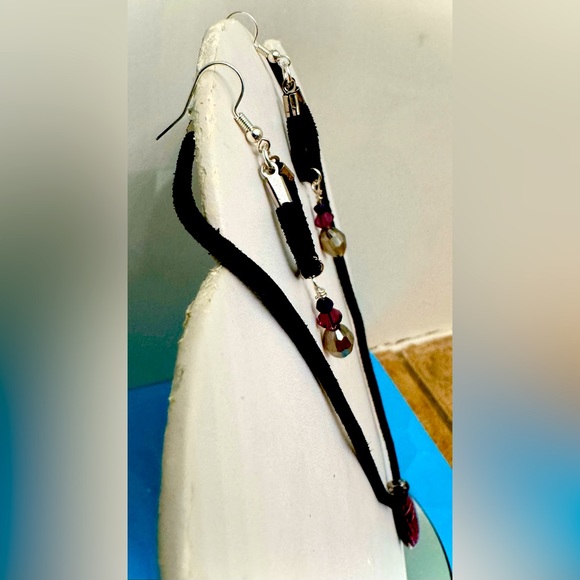 Suede Necklace & Earring Set w/Floral Blown Glass Pendant - Picture 8 of 10